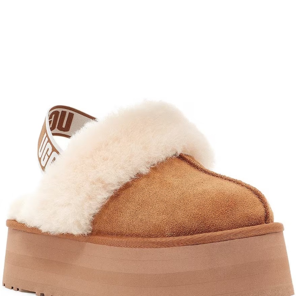 UGG womens funkette USED slightly but great! Size 9